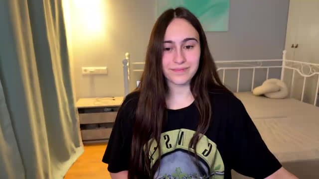 Gallery image thumbnail from ulohu's myfreecams stream on, 06/29/2026, 21:37 image 14 of 20