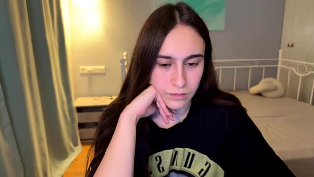 Gallery image thumbnail from ulohu's myfreecams stream on, 06/29/2026, 21:37 image 4 of 20