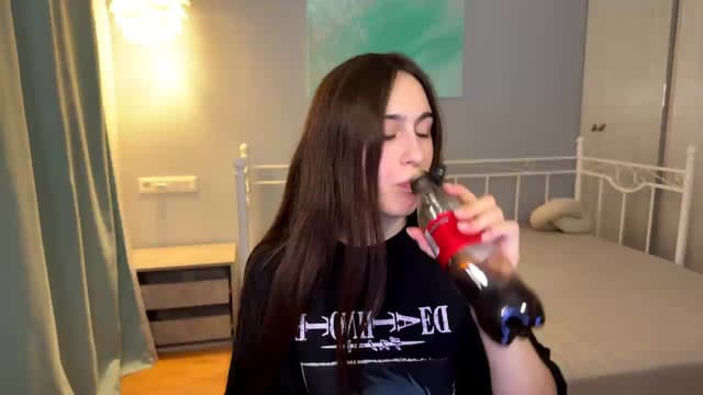 Gallery image thumbnail from ulohu's myfreecams stream on, 07/04/2026, 24:01 image 13 of 20