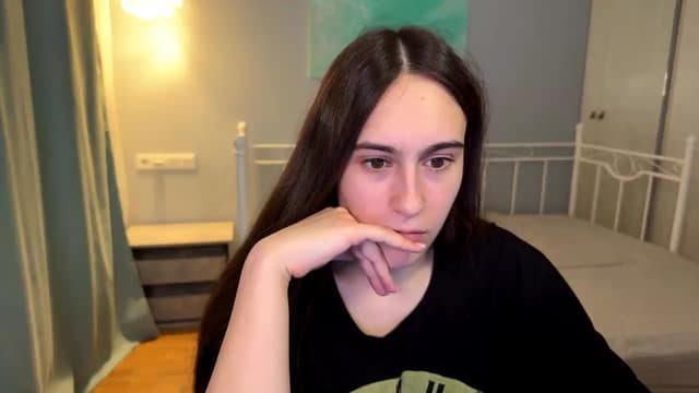 Gallery image thumbnail from ulohu's myfreecams stream on, 07/17/2026, 05:34 image 13 of 20