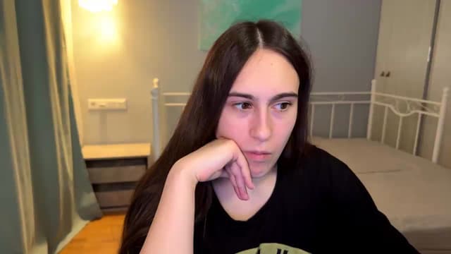 Gallery image thumbnail from ulohu's myfreecams stream on, 07/17/2026, 05:34 image 14 of 20