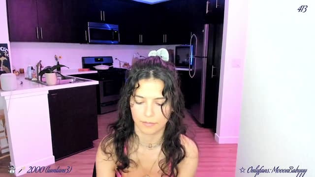 Gallery image thumbnail from vroom's myfreecams stream on, 03/09/2025, 06:20 image 18 of 20