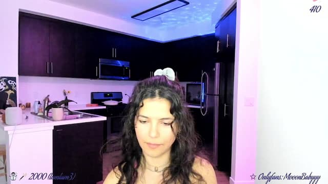 Gallery image thumbnail from vroom's myfreecams stream on, 03/09/2025, 06:20 image 17 of 20