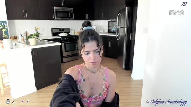 Gallery image thumbnail from vroom's myfreecams stream on, 03/09/2025, 06:20 image 3 of 20