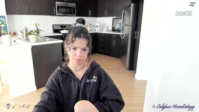Gallery image thumbnail from vroom's myfreecams stream on, 03/09/2025, 06:20 image 2 of 20