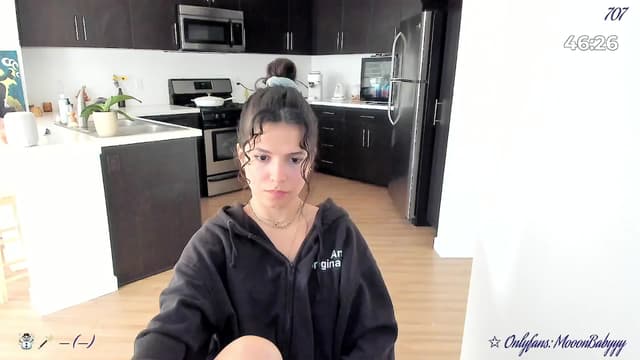 Gallery image thumbnail from vroom's myfreecams stream on, 03/09/2025, 06:20 image 1 of 20