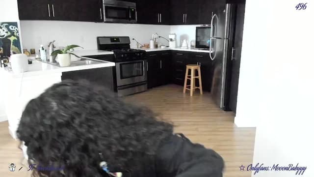 Gallery image thumbnail from vroom's myfreecams stream on, 03/13/2025, 24:41 image 10 of 20