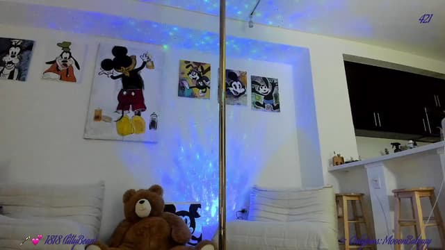 Gallery image thumbnail from vroom's myfreecams stream on, 03/31/2025, 02:52 image 9 of 20