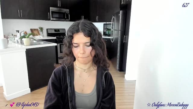 Gallery image thumbnail from vroom's myfreecams stream on, 04/07/2025, 24:06 image 11 of 20