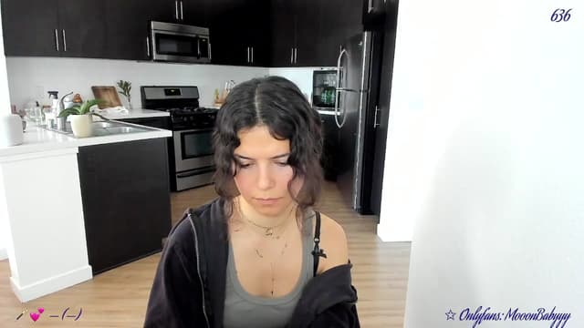 Gallery image thumbnail from vroom's myfreecams stream on, 04/07/2025, 24:06 image 7 of 20