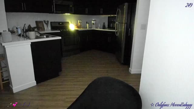 Gallery image thumbnail from vroom's myfreecams stream on, 04/09/2025, 05:52 image 5 of 20