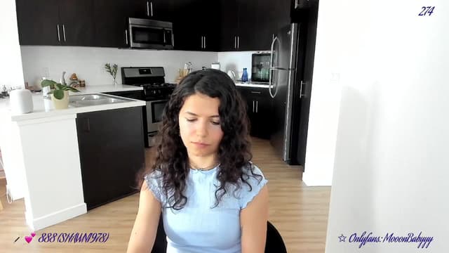 Gallery image thumbnail from vroom's myfreecams stream on, 04/11/2025, 24:07 image 7 of 20