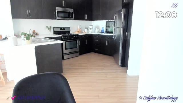 Gallery image thumbnail from vroom's myfreecams stream on, 04/11/2025, 01:31 image 18 of 20