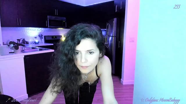 Gallery image thumbnail from vroom's myfreecams stream on, 04/12/2025, 08:29 image 3 of 20