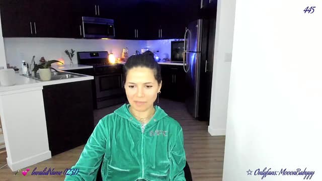Gallery image thumbnail from vroom's myfreecams stream on, 04/19/2025, 02:51 image 14 of 20