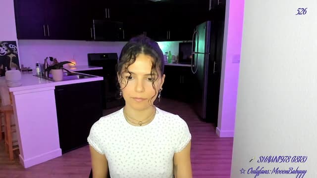 Gallery image thumbnail from vroom's myfreecams stream on, 04/25/2025, 06:04 image 10 of 20