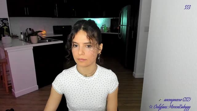 Gallery image thumbnail from vroom's myfreecams stream on, 04/25/2025, 06:04 image 3 of 20