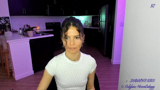 Gallery image thumbnail from vroom's myfreecams stream on, 04/25/2025, 06:04 image 13 of 20