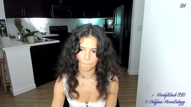 Gallery image thumbnail from vroom's myfreecams stream on, 04/26/2025, 06:27 image 11 of 20