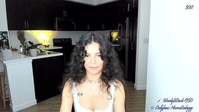 Gallery image thumbnail from vroom's myfreecams stream on, 04/26/2025, 07:43 image 7 of 20