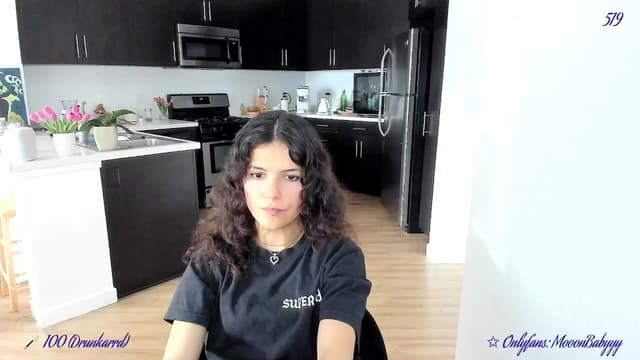 Gallery image thumbnail from vroom's myfreecams stream on, 04/26/2025, 22:49 image 18 of 20