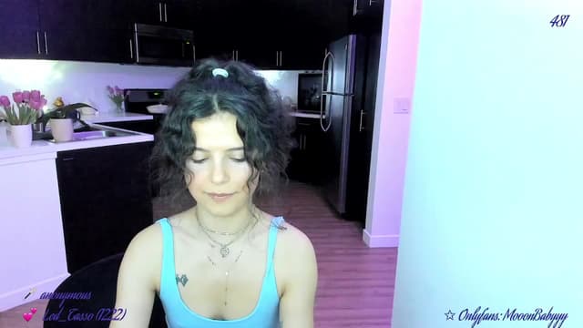 Gallery image thumbnail from vroom's myfreecams stream on, 04/28/2025, 05:01 image 15 of 20