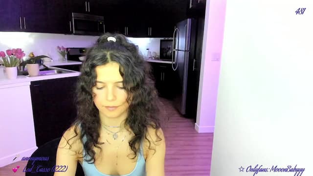 Gallery image thumbnail from vroom's myfreecams stream on, 04/28/2025, 05:01 image 16 of 20