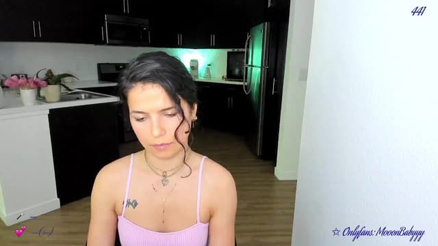 Gallery image thumbnail from vroom's myfreecams stream on, 04/30/2025, 03:23 image 10 of 20
