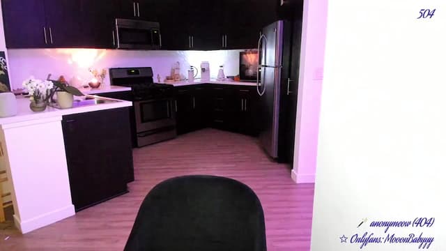 Gallery image thumbnail from vroom's myfreecams stream on, 05/02/2025, 05:56 image 17 of 20