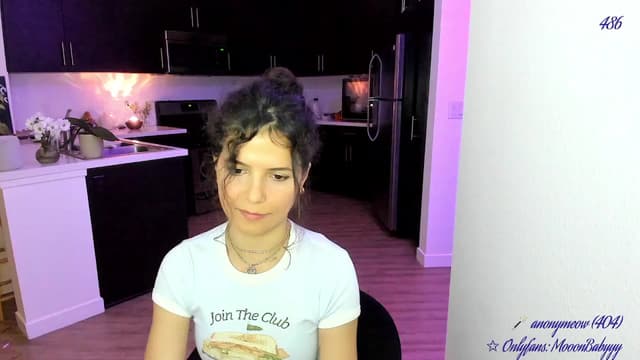 Gallery image thumbnail from vroom's myfreecams stream on, 05/02/2025, 06:06 image 10 of 20