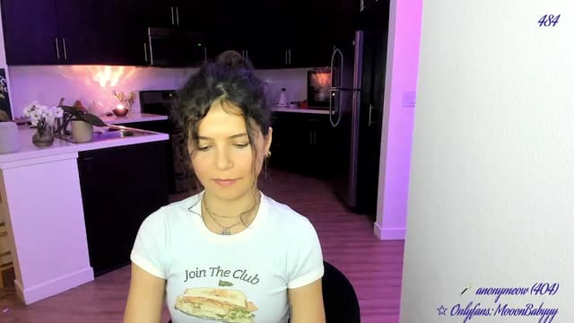 Gallery image thumbnail from vroom's myfreecams stream on, 05/02/2025, 06:06 image 5 of 20