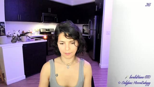 Gallery image thumbnail from vroom's myfreecams stream on, 05/03/2025, 06:47 image 1 of 20