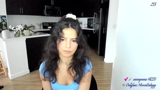 Gallery image thumbnail from vroom's myfreecams stream on, 05/05/2025, 24:02 image 2 of 20