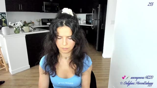 Gallery image thumbnail from vroom's myfreecams stream on, 05/05/2025, 24:02 image 1 of 20