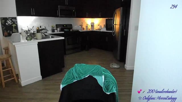Gallery image thumbnail from vroom's myfreecams stream on, 05/08/2025, 05:40 image 15 of 20