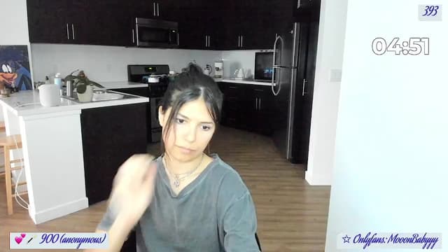 Gallery image thumbnail from vroom's myfreecams stream on, 05/17/2025, 02:22 image 18 of 20