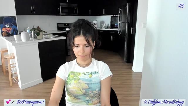 Gallery image thumbnail from vroom's myfreecams stream on, 05/18/2025, 24:31 image 9 of 20