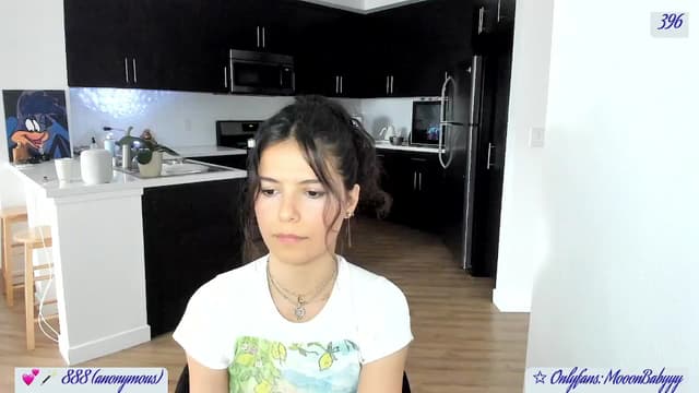 Gallery image thumbnail from vroom's myfreecams stream on, 05/18/2025, 24:31 image 13 of 20