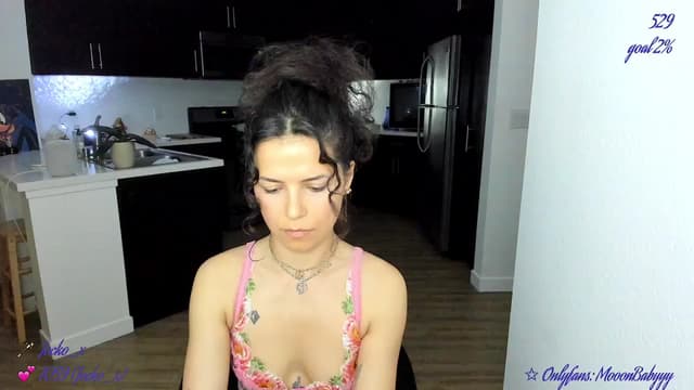 Gallery image thumbnail from vroom's myfreecams stream on, 05/24/2025, 06:05 image 13 of 20