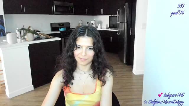 Gallery image thumbnail from vroom's myfreecams stream on, 05/28/2025, 03:36 image 4 of 20