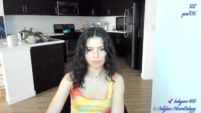 Gallery image thumbnail from vroom's myfreecams stream on, 05/28/2025, 03:36 image 3 of 20