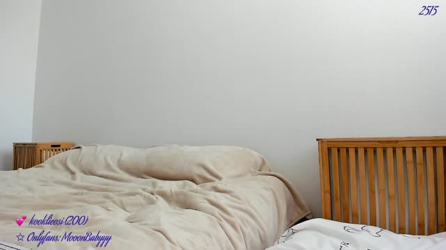 Gallery image thumbnail from vroom's myfreecams stream on, 06/07/2025, 22:32 image 8 of 20