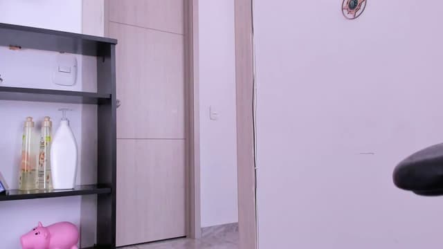 Gallery image thumbnail from yenlo's myfreecams stream on, 04/24/2025, 16:37 image 9 of 20
