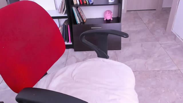 Gallery image thumbnail from yenlo's myfreecams stream on, 06/23/2025, 16:05 image 2 of 20