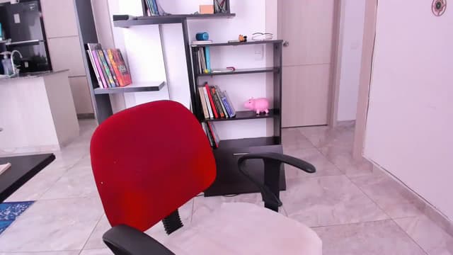 Gallery image thumbnail from yenlo's myfreecams stream on, 08/26/2025, 16:40 image 10 of 20