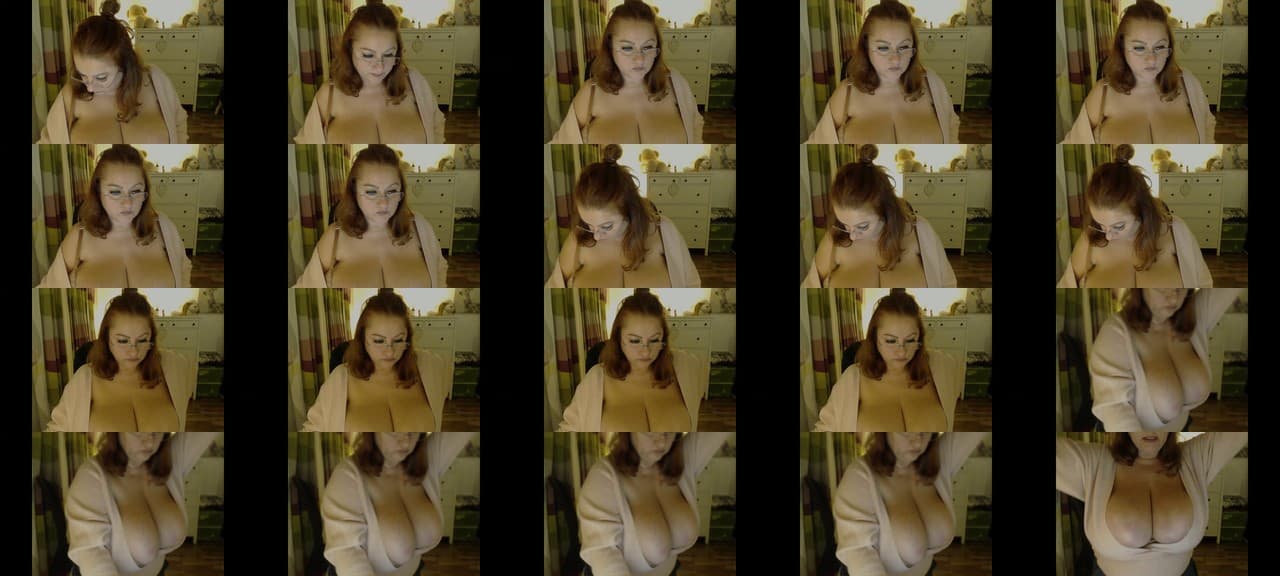 SexyJulie-MFC-202102212109_m.jpg