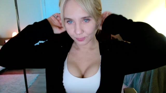 Gallery image thumbnail from AgentRabbit's myfreecams stream on, 02/03/2024, 16:30 image 12 of 20