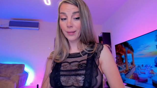 Gallery image thumbnail from Alesia_'s myfreecams stream on, 02/20/2024, 01:30 image 19 of 20