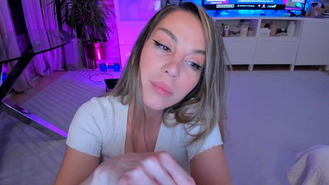 Gallery image thumbnail from Alesia_'s myfreecams stream on, 04/09/2024, 24:13 image 19 of 20