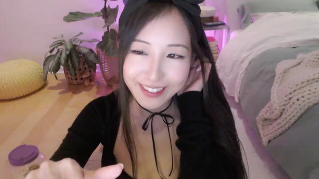 Gallery image thumbnail from AnaMei's myfreecams stream on, 02/15/2024, 07:28 image 6 of 20